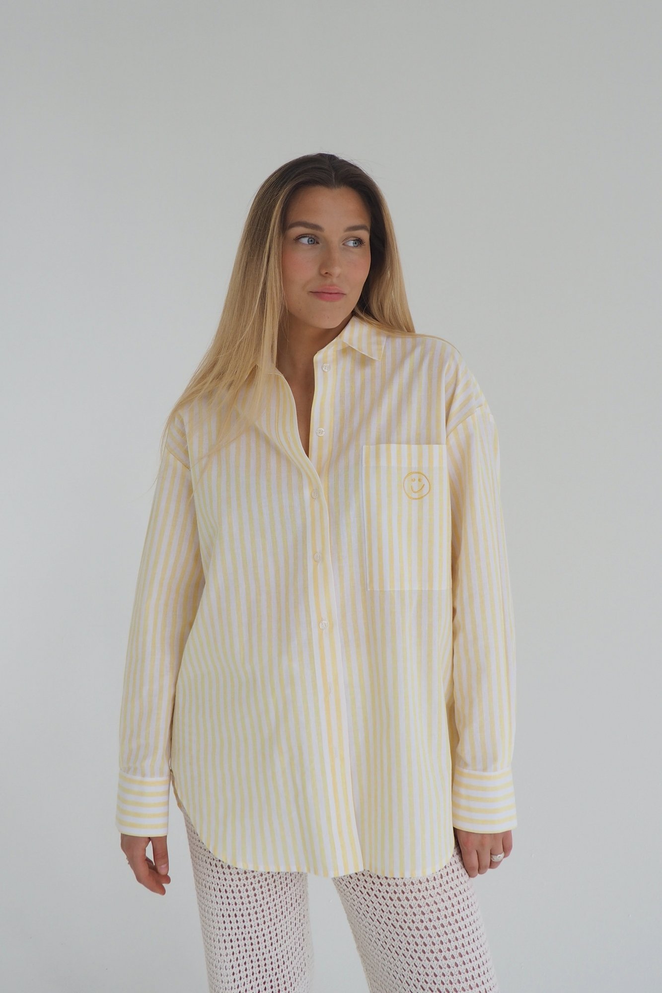 Vintage linen, cotton oversize stripes shirt. Yellow and white stripes shirt. Affordable qualitty luxury shirt. 2025 fashion trend.