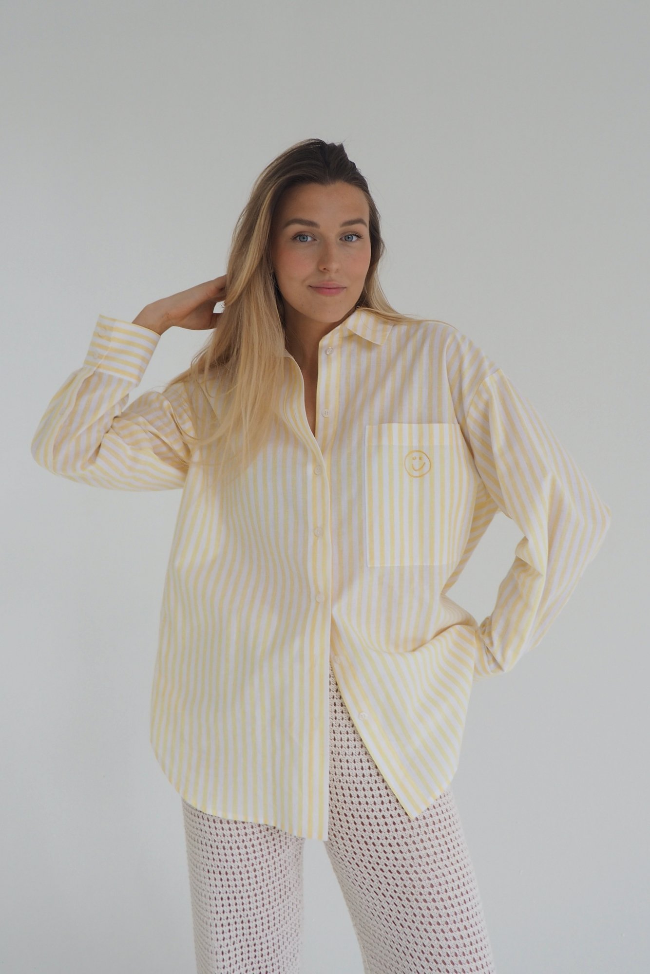 Vintage linen, cotton oversize stripes shirt. Yellow and white stripes shirt. Affordable qualitty luxury shirt. 2025 fashion trend.